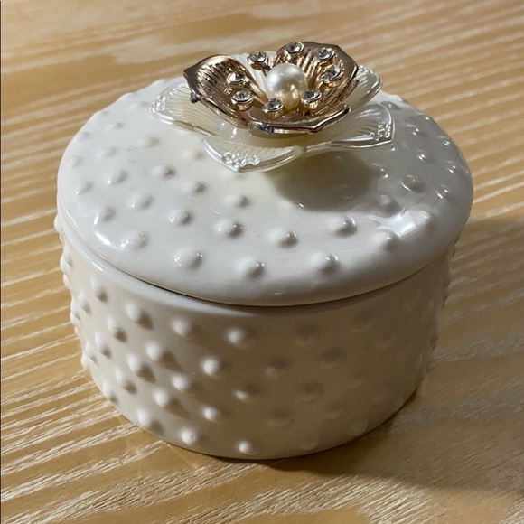 Other - Ceramic Jewelry storage
